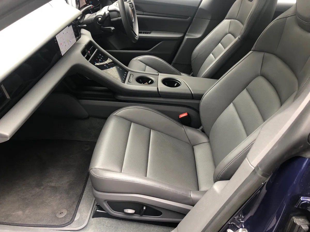 2023 PORSCHE TAYCAN TURISMO LONG RANGE - Image 4