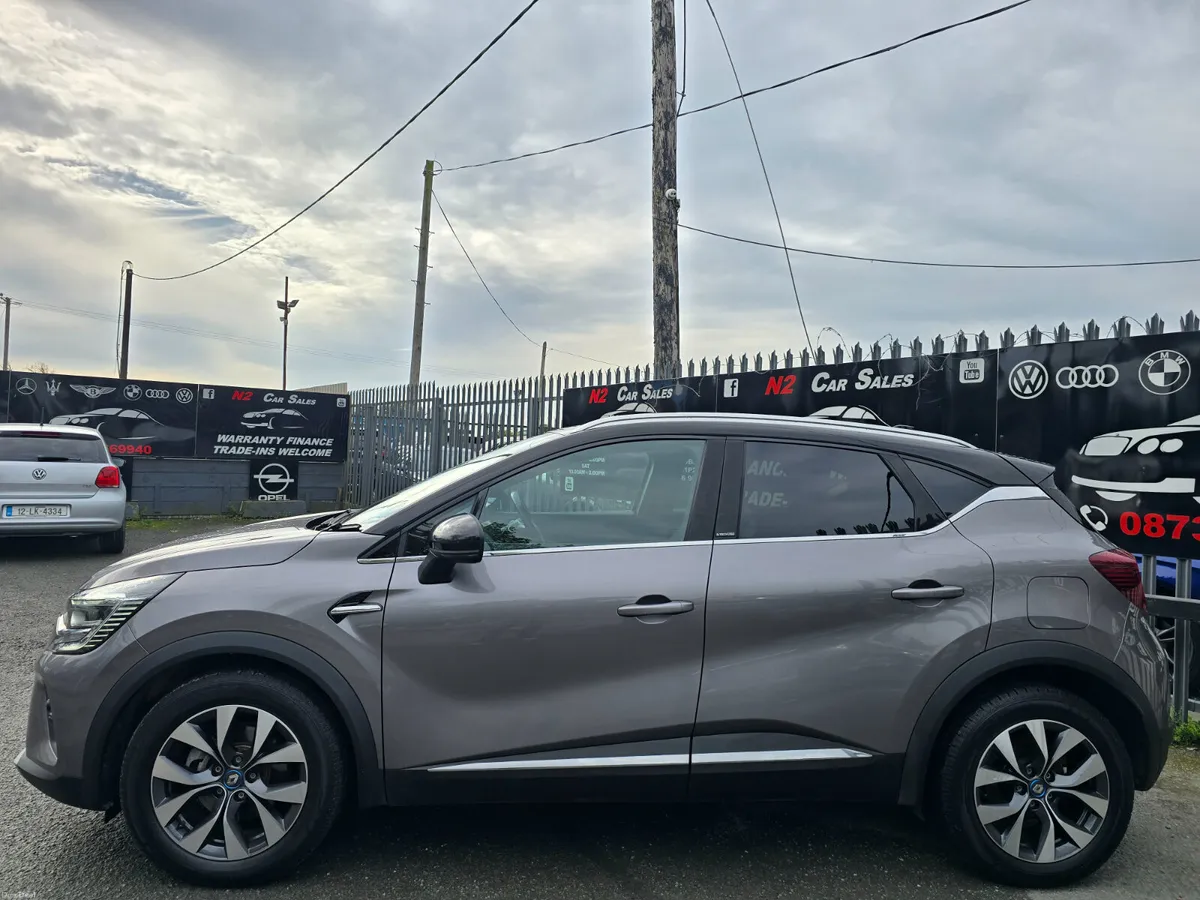 212  Renault Capture Plug in Hybrid, LOW MILES - Image 6