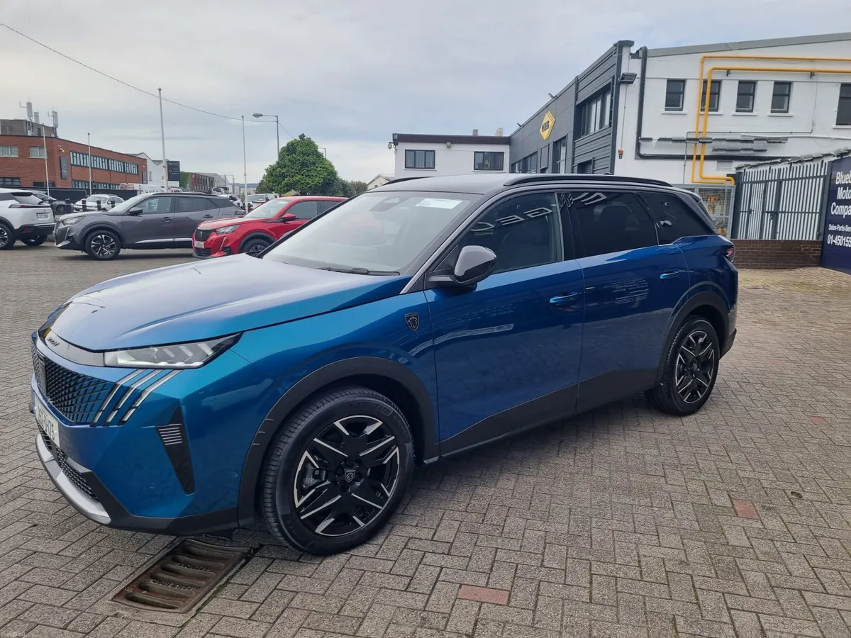 2025 Peugeot 5008 GT hybrid demo save 000's - Image 2
