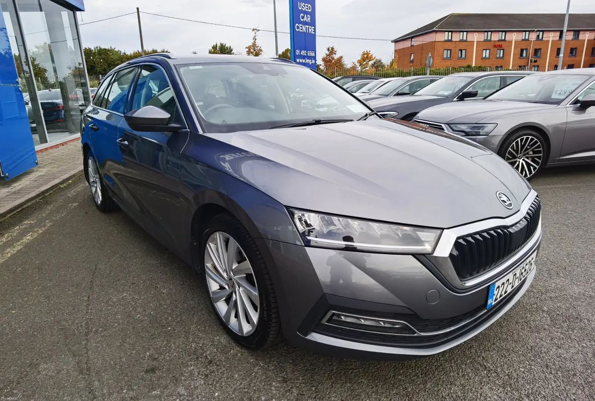 SKODA OCTAVIA 2.0TDI STYLE AUTOMATIC ESTATE - Image 3