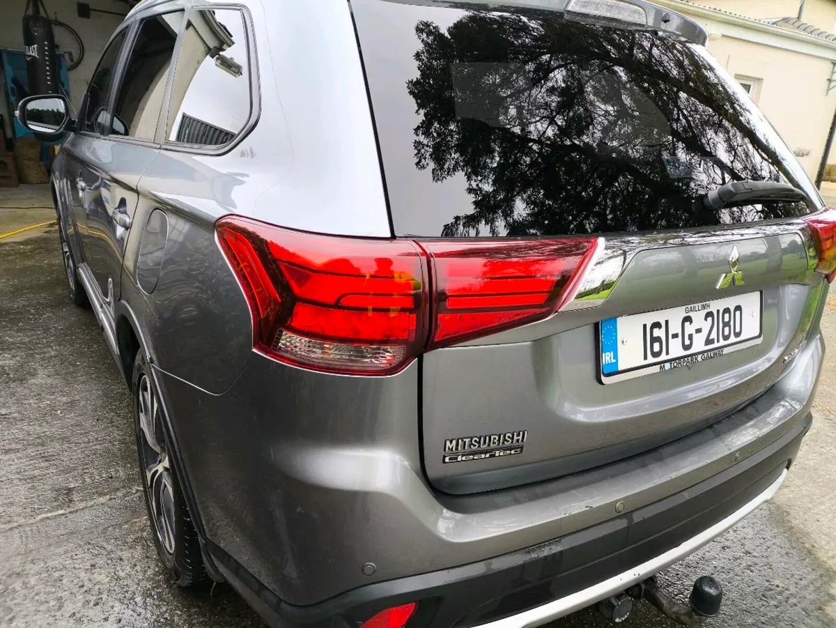 161 Mitsubishi Outlander 2.3d - Image 4