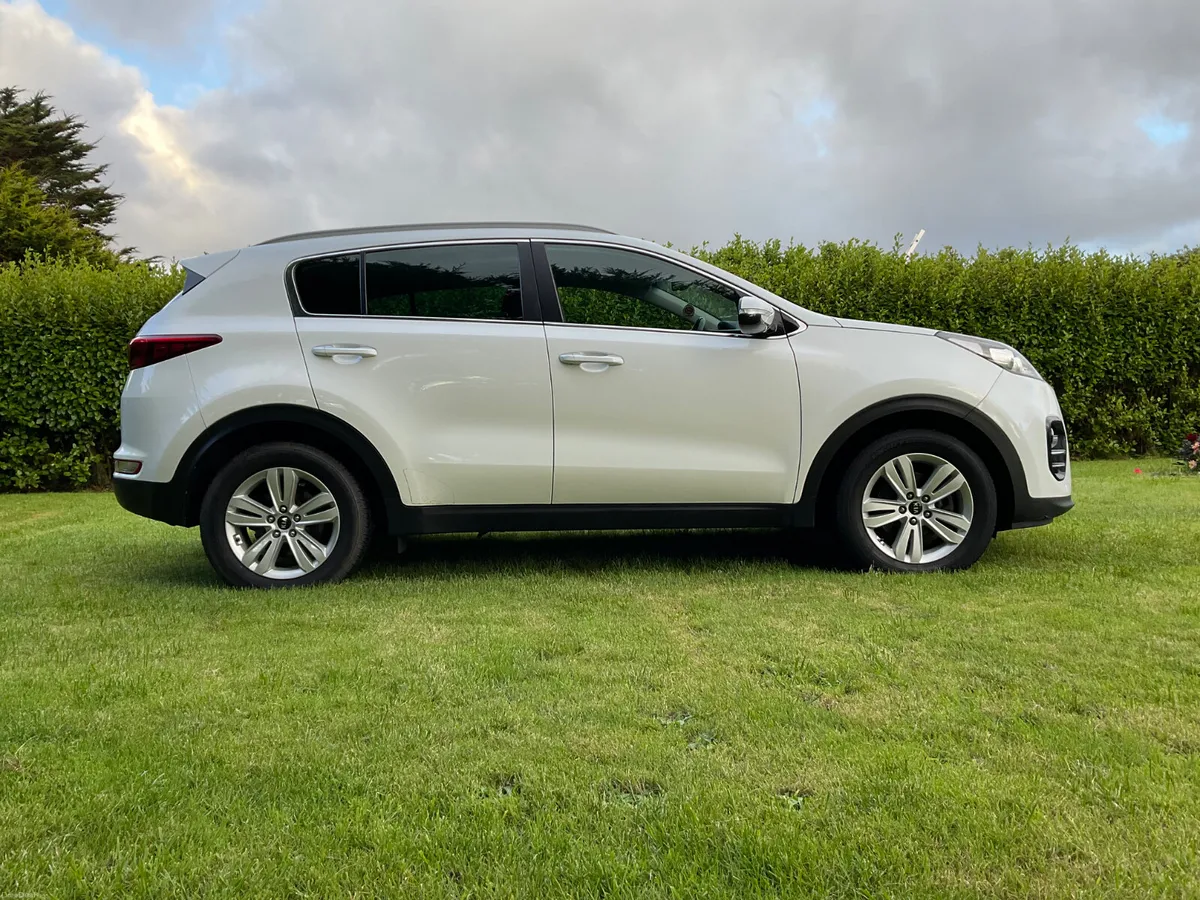 2017 Kia Sportage Two 1.7 CRDI ISG *JUST 74K Mls!* - Image 4