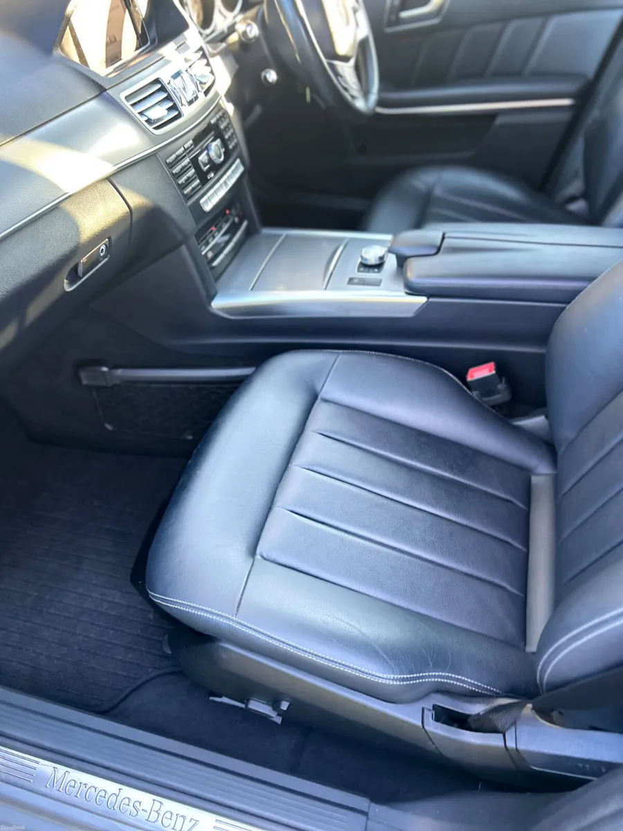 Mercedes-Benz E-Class 2015 - Image 4