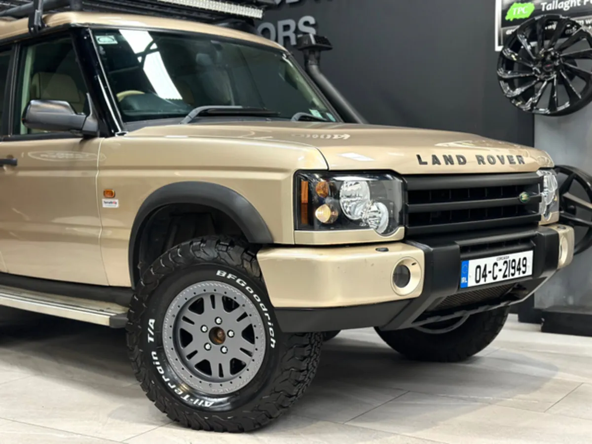D2 TD5 HSE AUTO 7 SEATER - Image 5