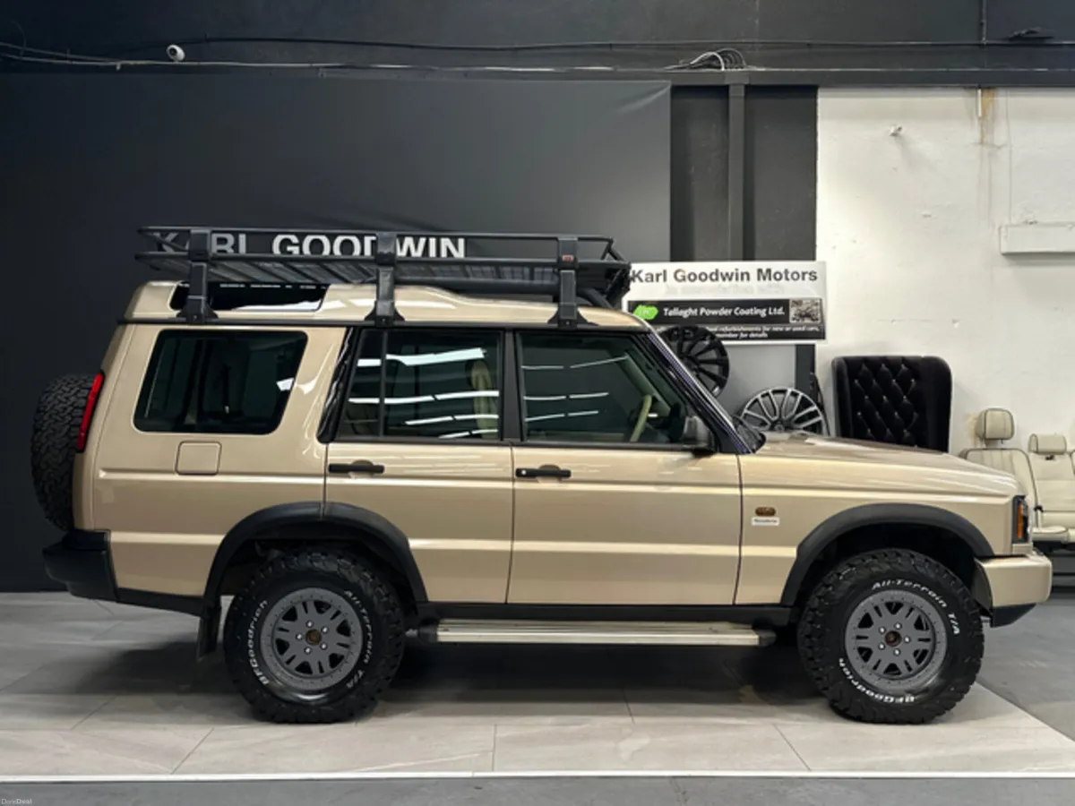 D2 TD5 HSE AUTO 7 SEATER - Image 6