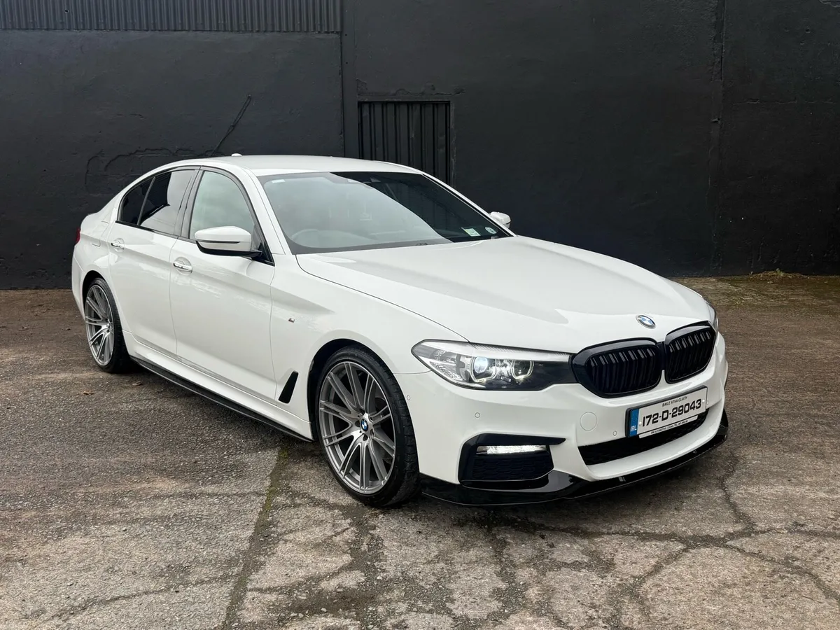 *2017 (172) BMW 520D M-Sport* PRICE DROP - Image 1