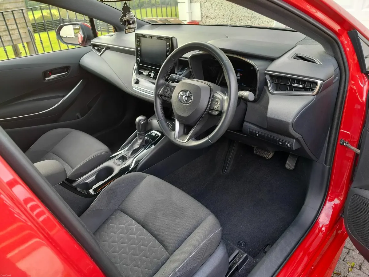 Toyota Corolla 2023 low kilometres - Image 3