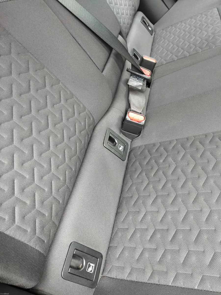 Toyota Corolla 2023 low kilometres - Image 4