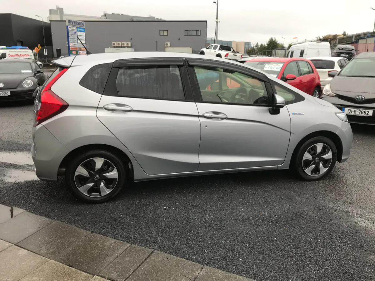192 HONDA FIT AUTO GREY METALLIC - Image 6