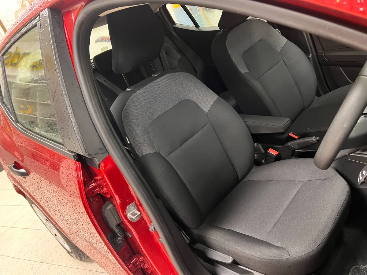 **ONLY 970 Kms Next To New** ESSENTIAL SCE 65 NBI - Image 4