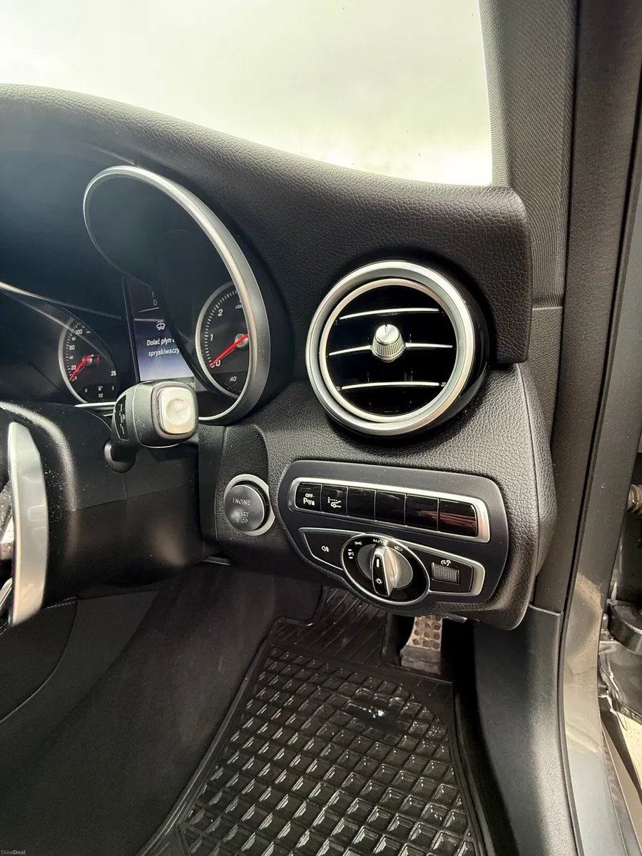 Car - Image 5