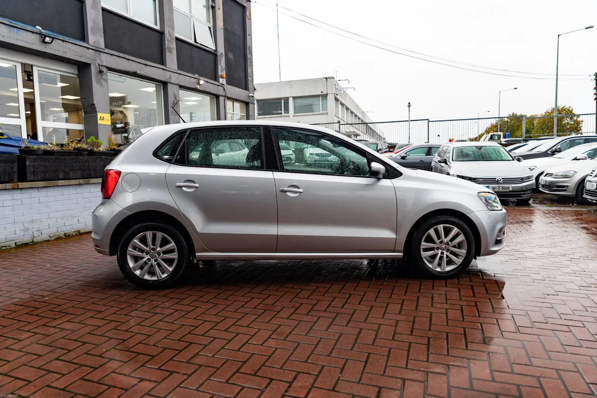 VOLKSWAGEN POLO 1.2 TSI COMFORTLINE AUTOMATIC - Image 2