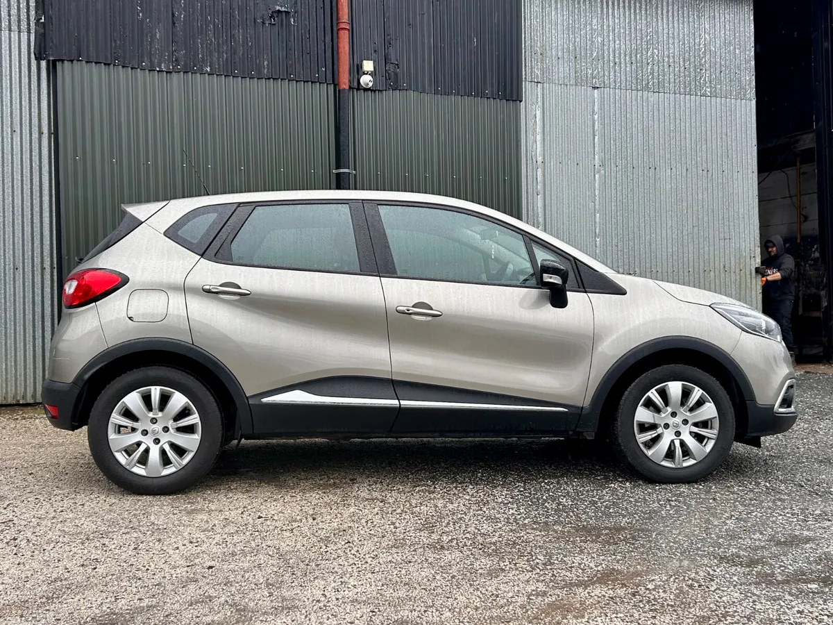 Renault Captur 2015 1.5 diesel - Image 3