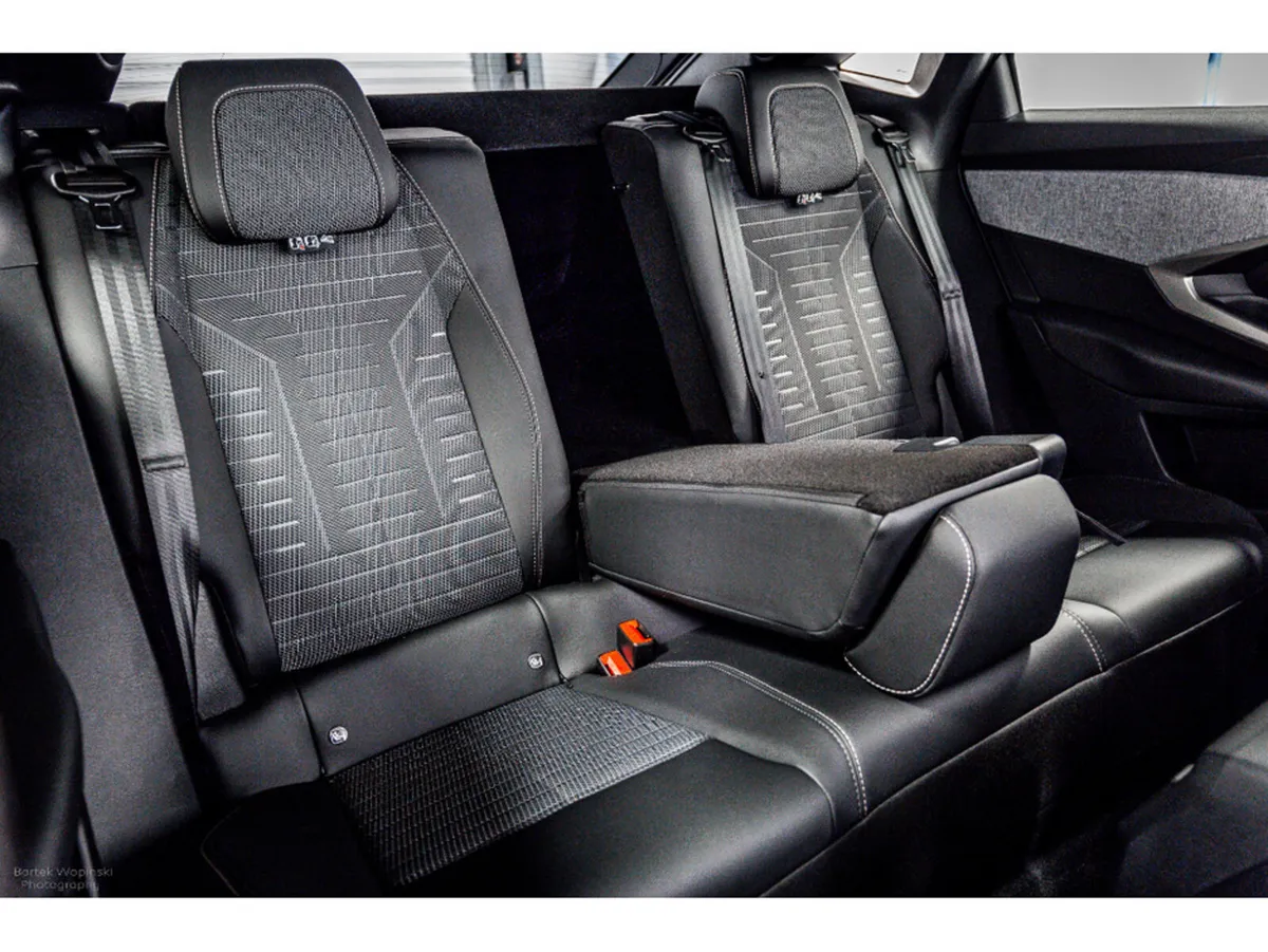 Peugeot 3008 Allure HYBRID Auto 145HP - Image 5