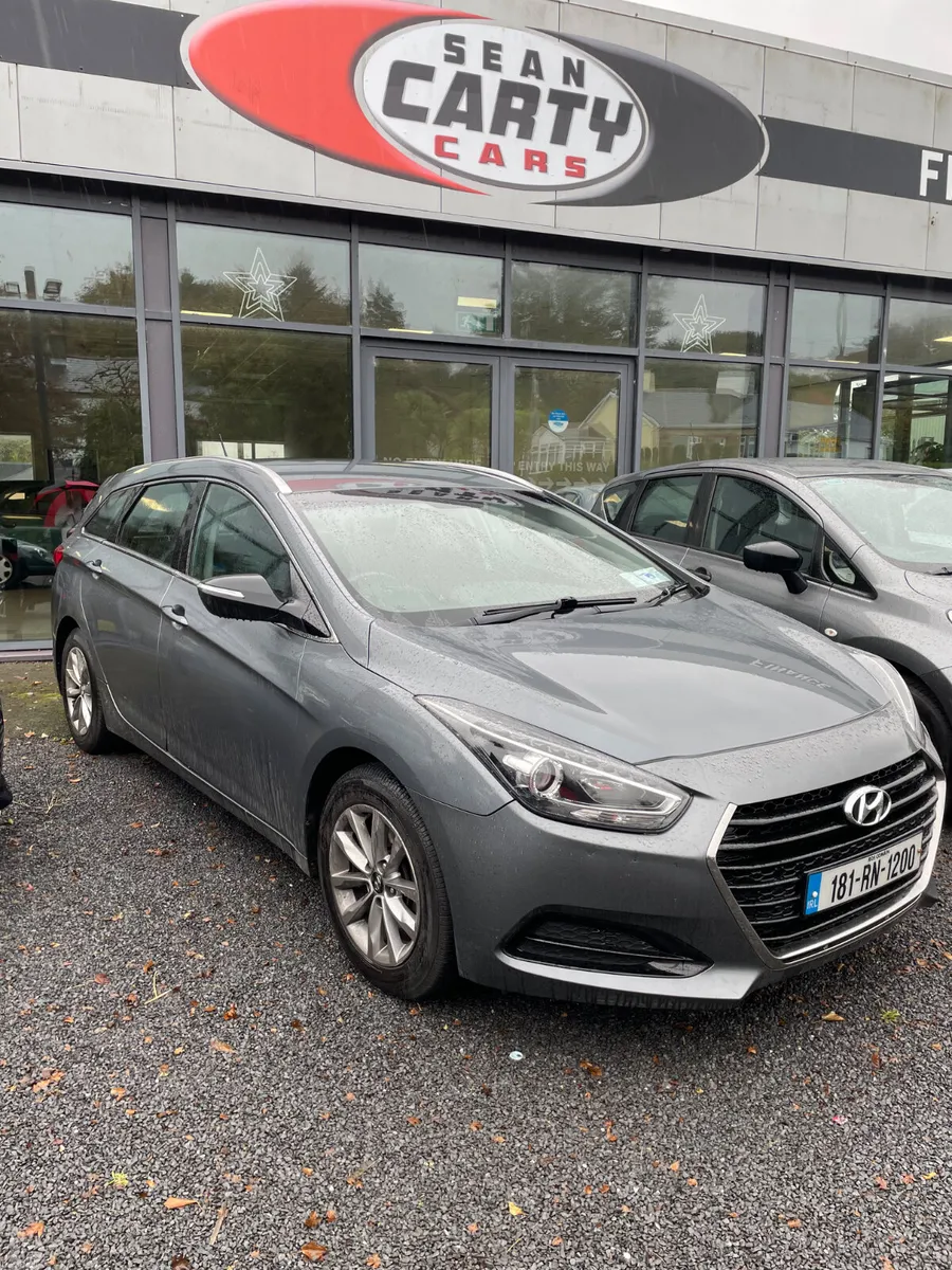 Hyundai i40 2018 - STUNNING CAR, AS NEW IN & OUT - Image 1