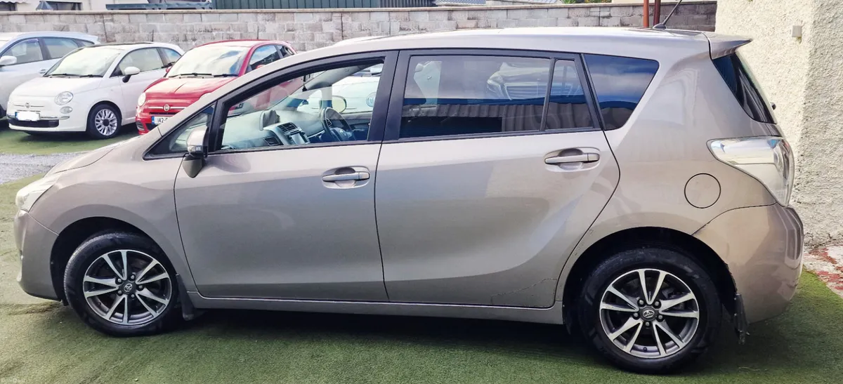 Toyota Verso LUNA 1.6D4D 7 SEATS GLASS ROOF CAMERA - Image 3