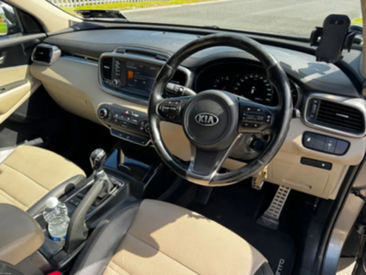 2015 Kia Sorento Platinum 2.2CRDi 4WD 7Seat NCT/27 - Image 4