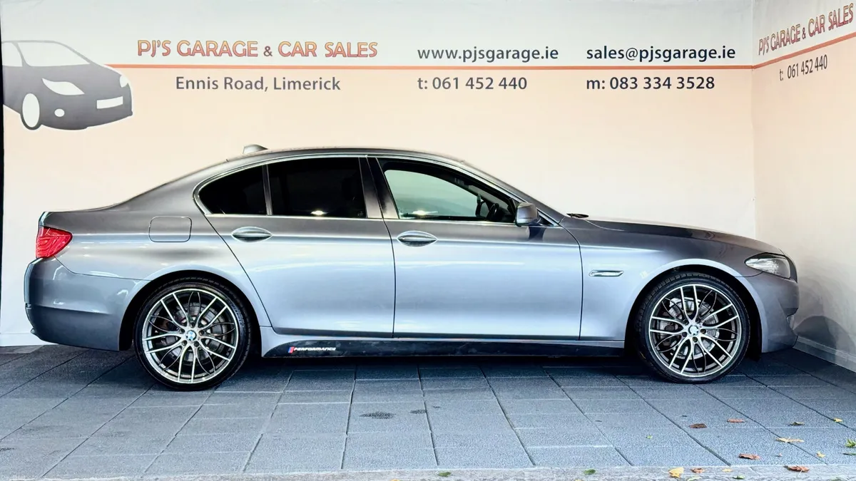 BMW 5-Series 2010 - Image 4