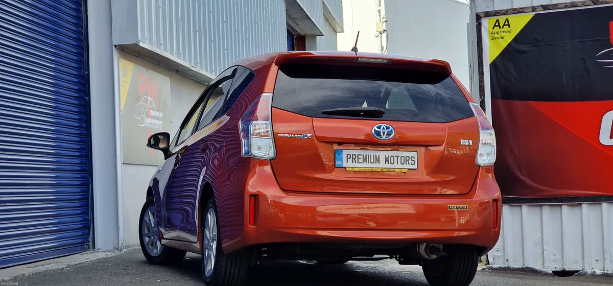 Toyota Prius Alpha Half leather AA Approved - Image 3