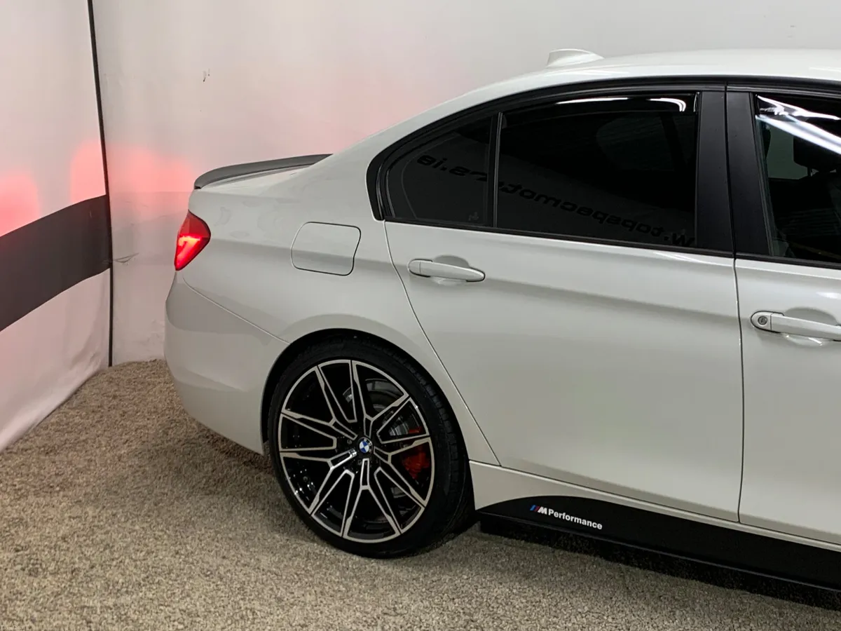 2018 BMW 3-Series 320d sport Full M-Performance St - Image 5
