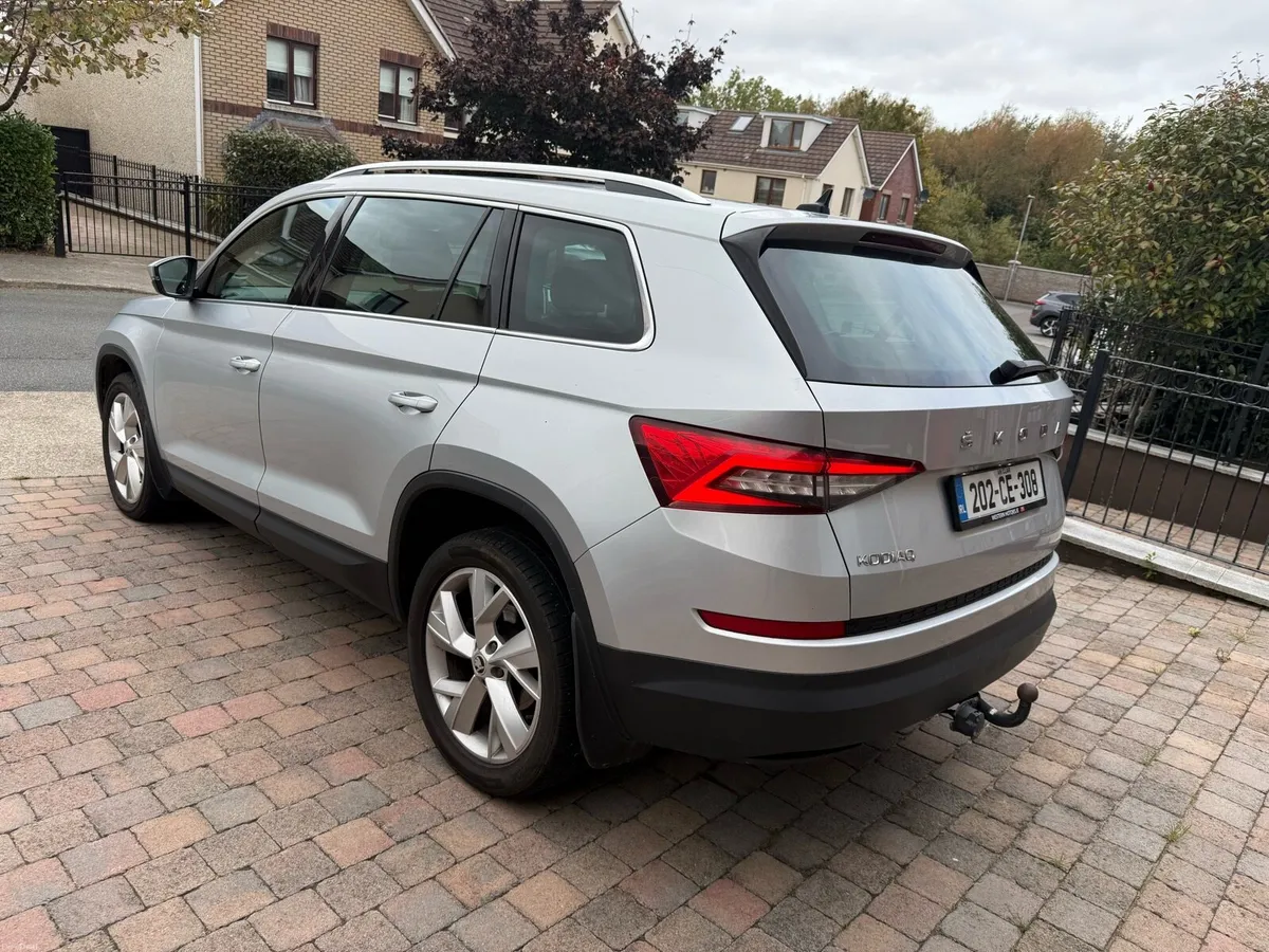 7 SEAT STYLE AUTOMATIC NEW NCT 1 OWNER - Image 3