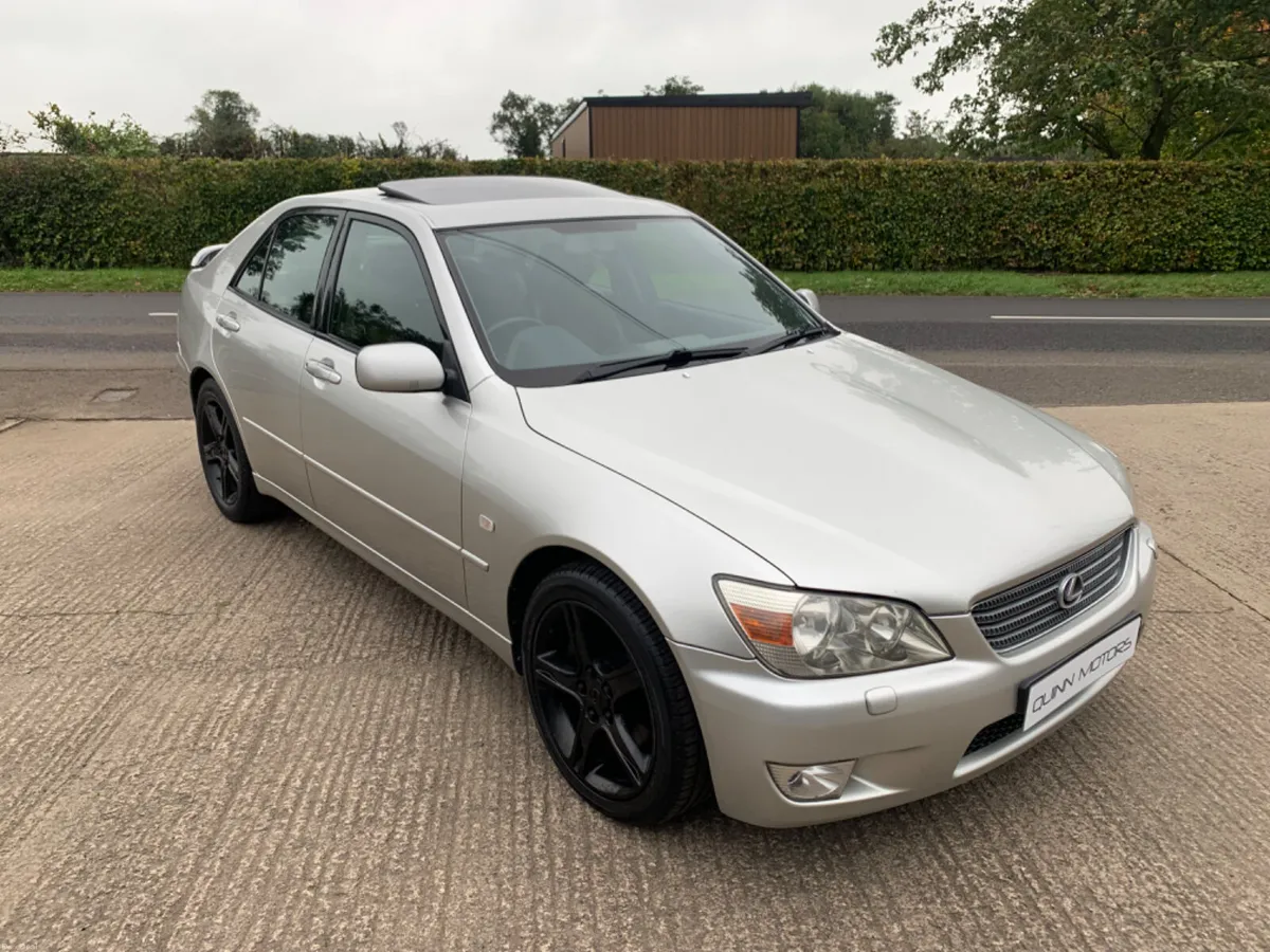 2000 LEXUS IS200 SE | SUNROOF | BLACK LTH - Image 1