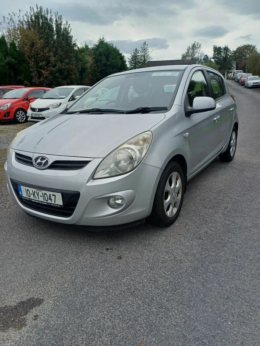 Hyundai i20 2010 - Image 2