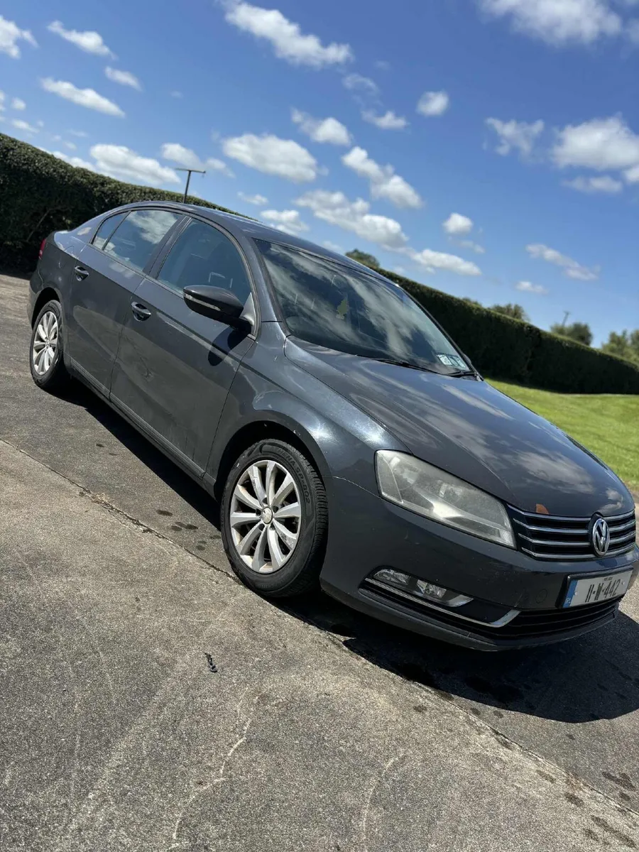 Volkswagen Passat 2011 - Image 4