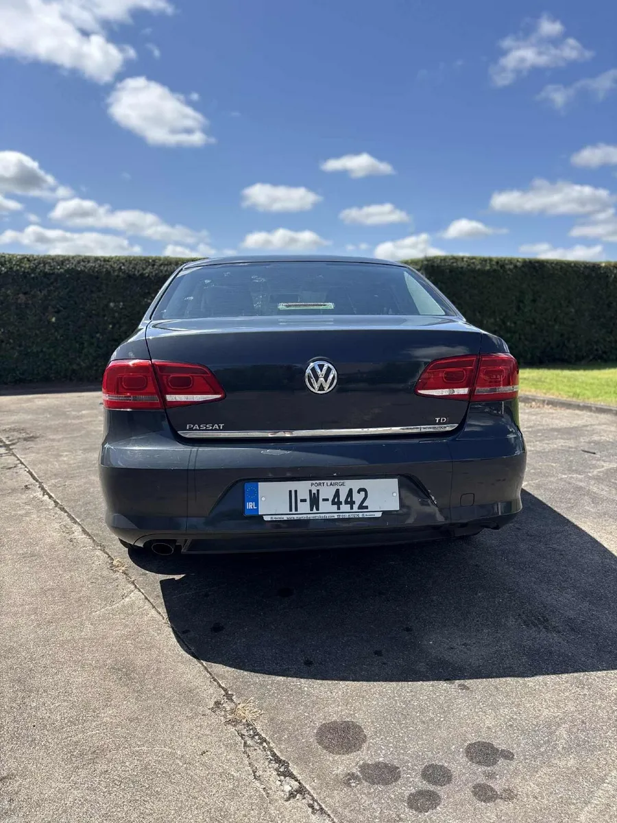 Volkswagen Passat 2011 - Image 3