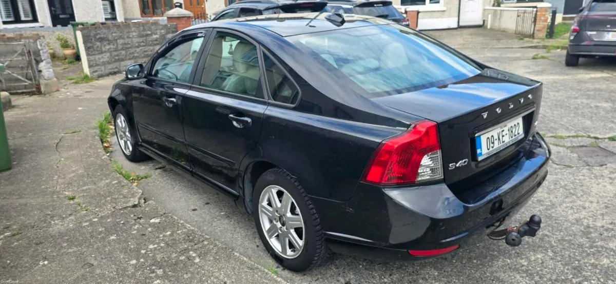 Volvo S40 - Image 1