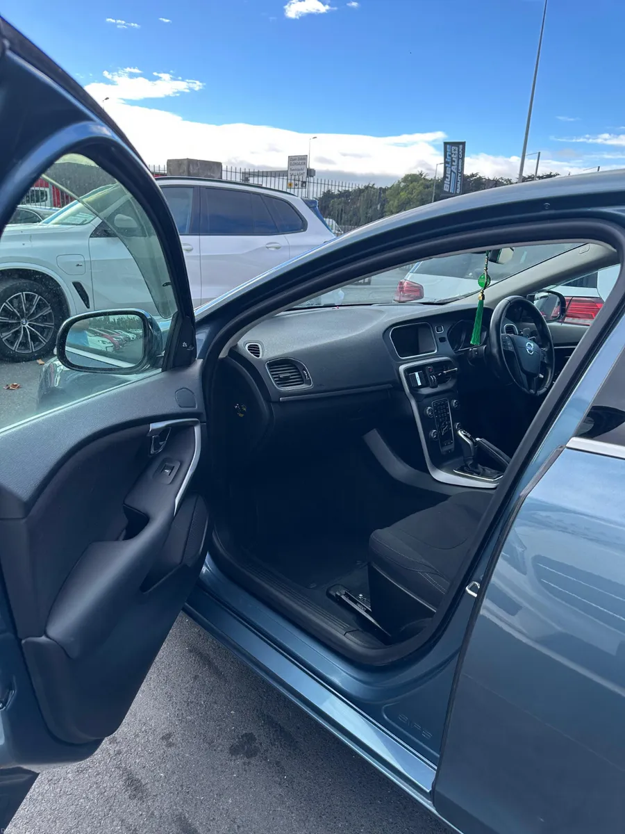 Volvo V40 2014 - Image 4