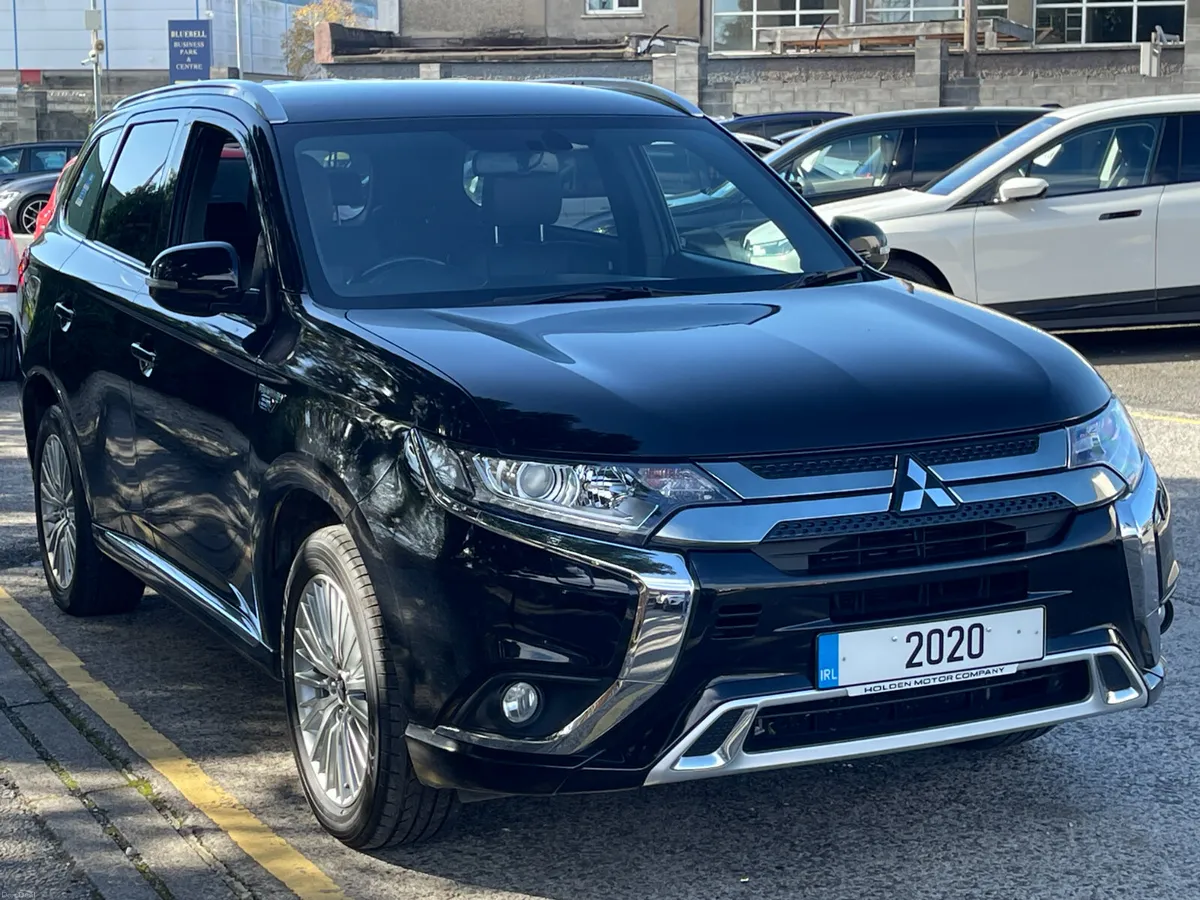 2020 Mitsubishi Outlander..4WD..HEATED SEATS..PHEV - Image 5