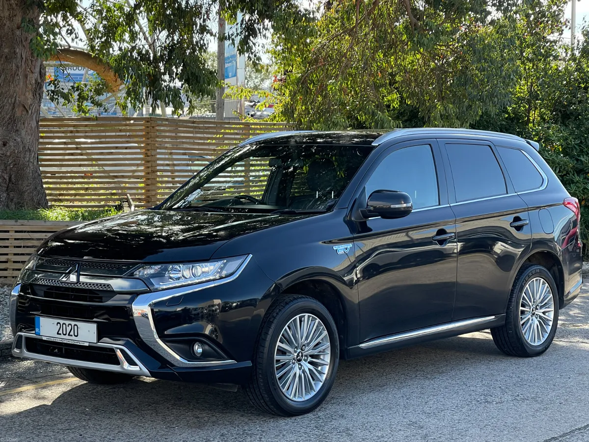 2020 Mitsubishi Outlander..4WD..HEATED SEATS..PHEV - Image 2
