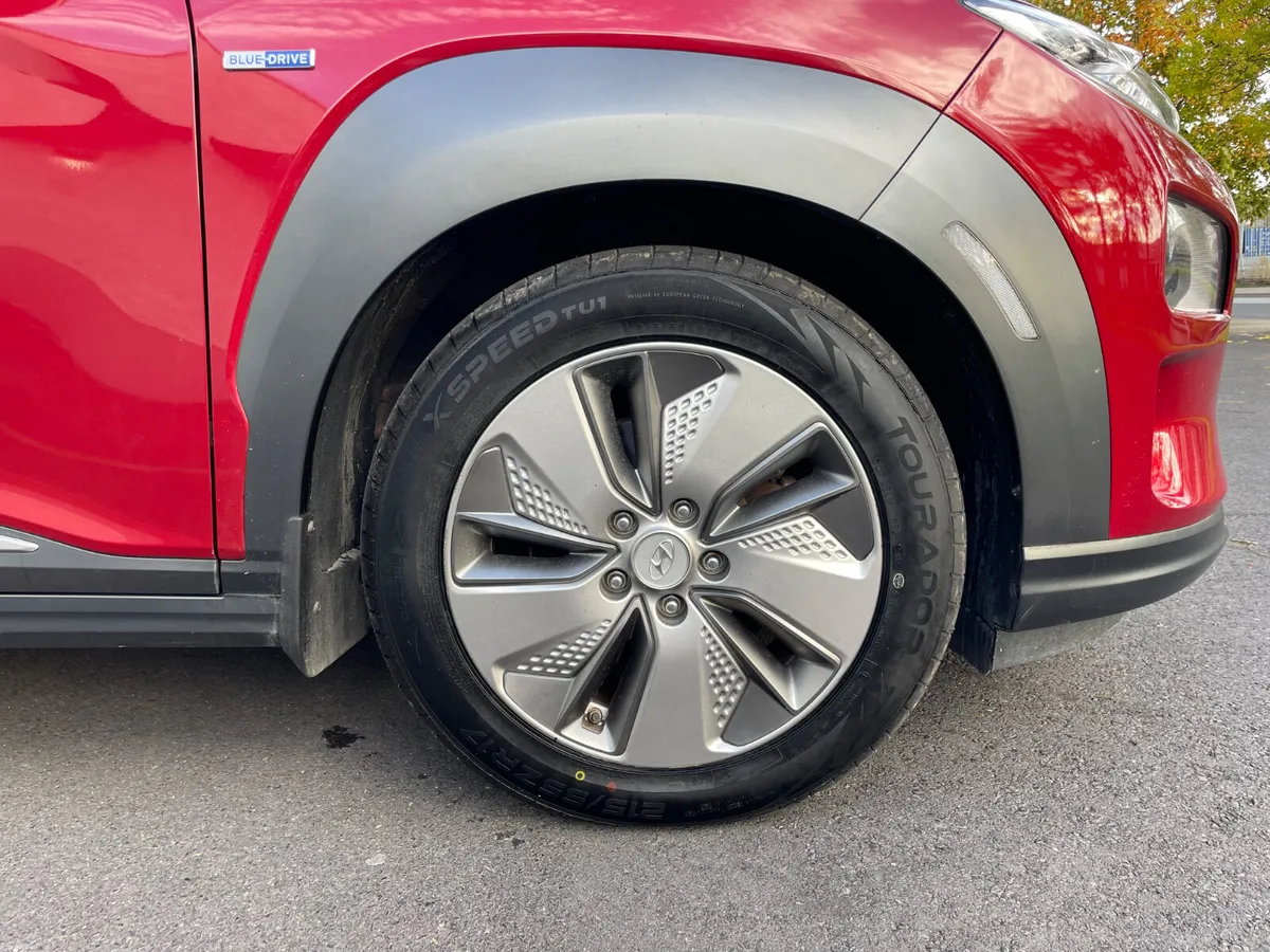 SOH 95.2%  - AUTO - LEATHER - APPLE PLAY - 120TAX - Image 4