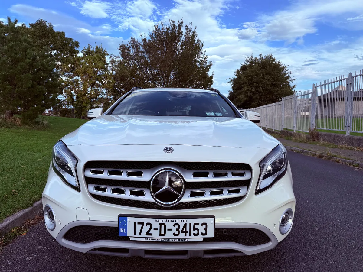 2017 Mercedes GLA180 Style - Image 2