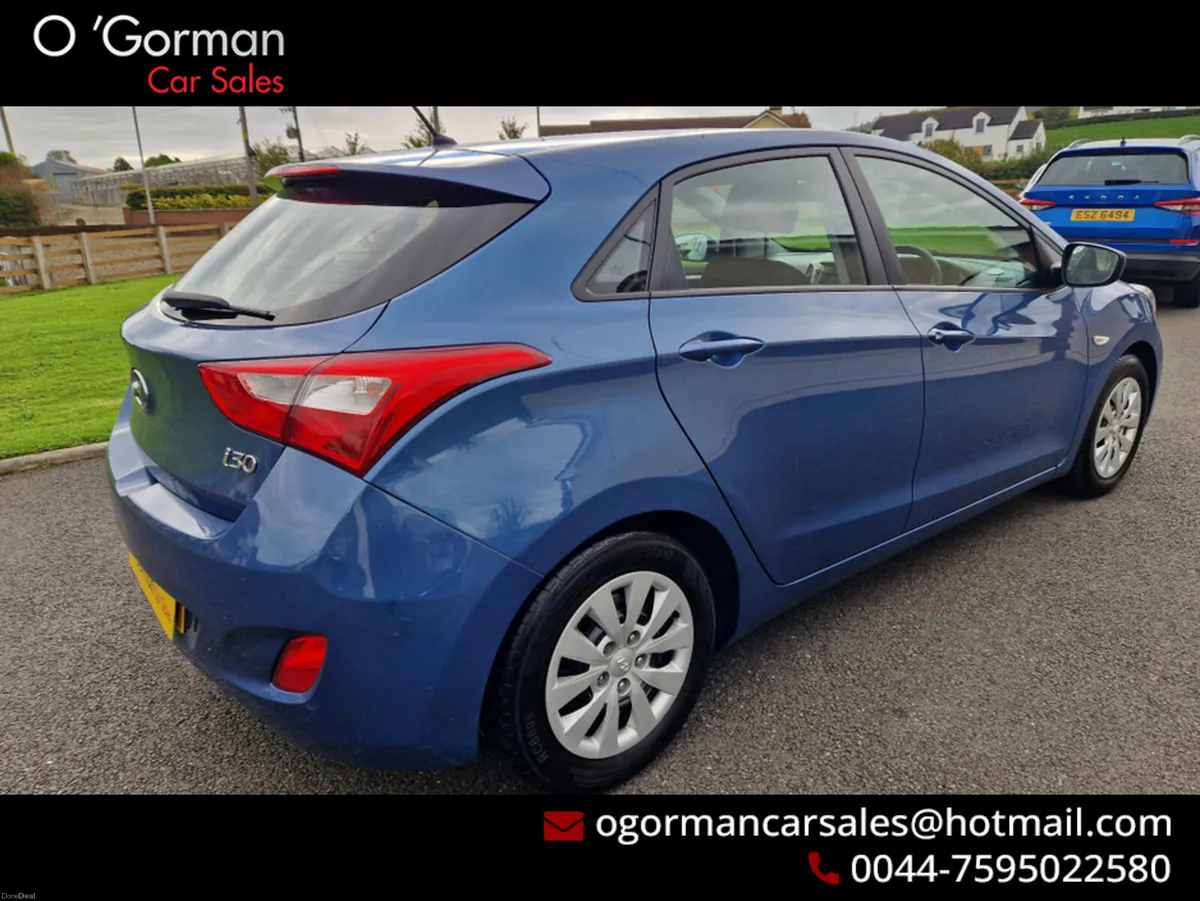 Hyundai i30 BLUE CRDI SDRIVE - Image 2