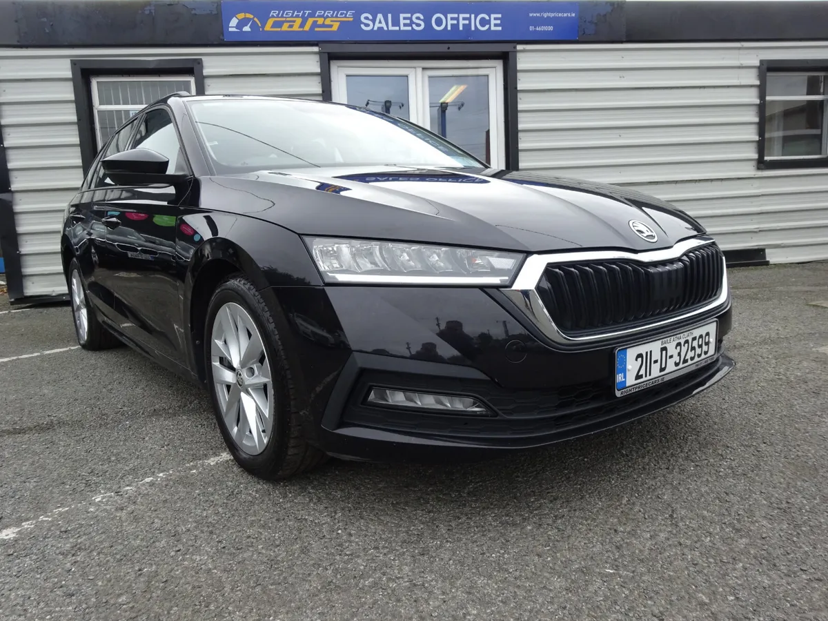 SKODA OCTAVIA 1.0 TSI PETROL AMBITION ESTATE AUTO - Image 1