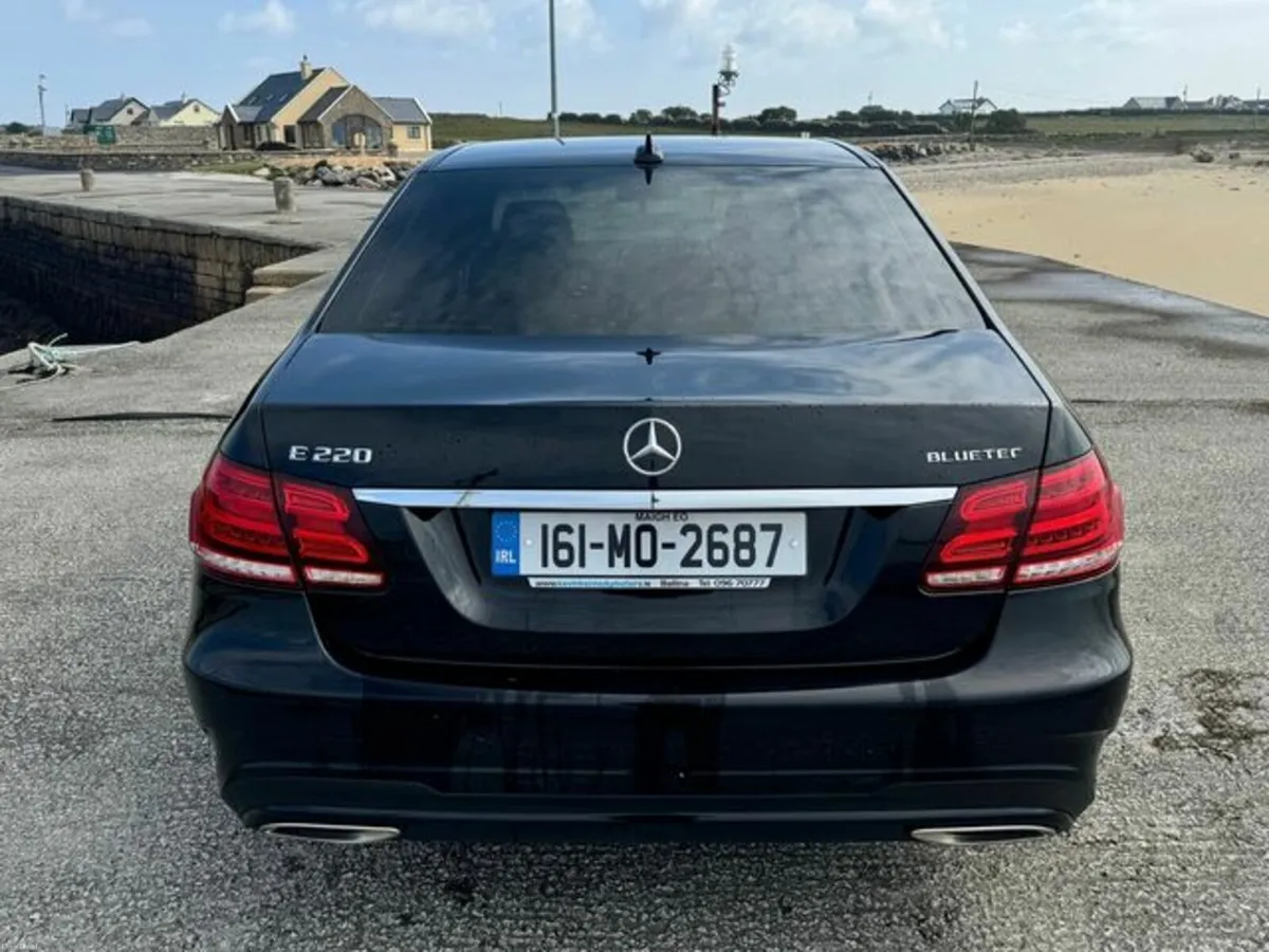 Mercedes-Benz E-Class E 220 Bluetec AMG Night ED 4 - Image 4