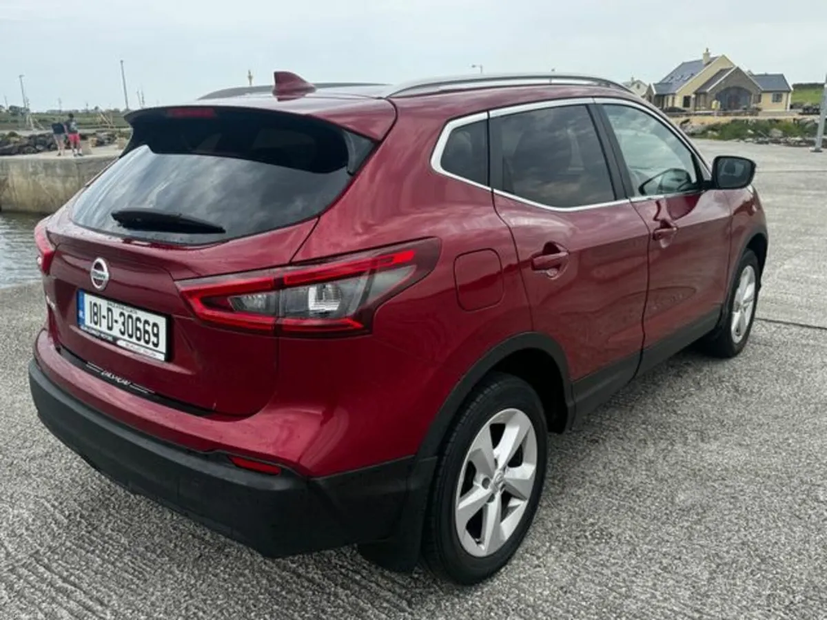 Nissan Qashqai 1.5 SV 18 4DR - Image 3