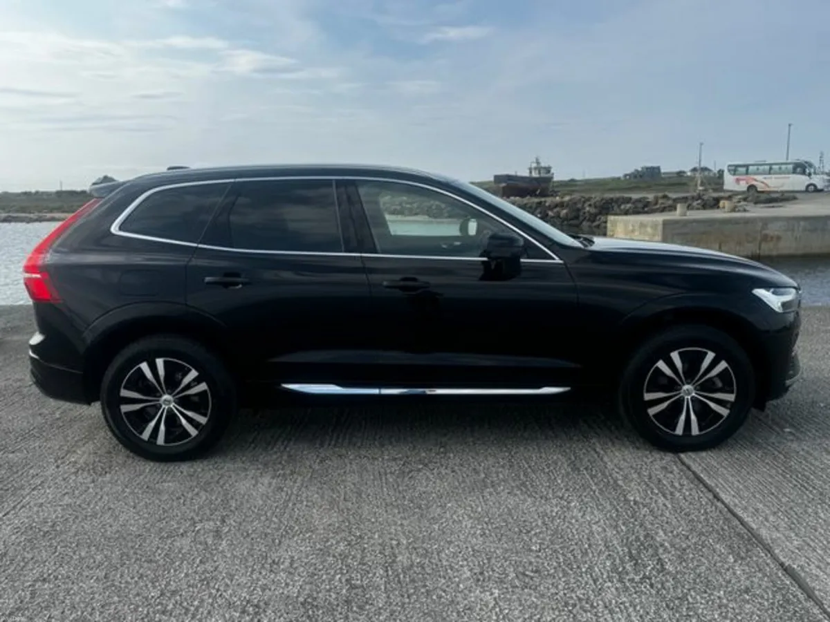 Volvo XC60 RECHARGE T6 CORE AWD - Image 2