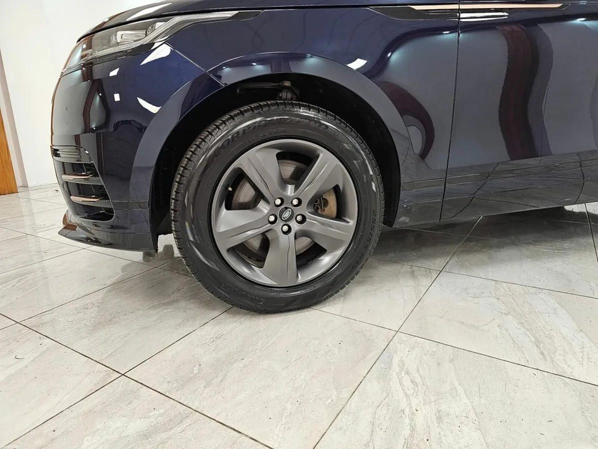 Land Rover Range Rover Velar SLIDING SUNROOF - Image 4