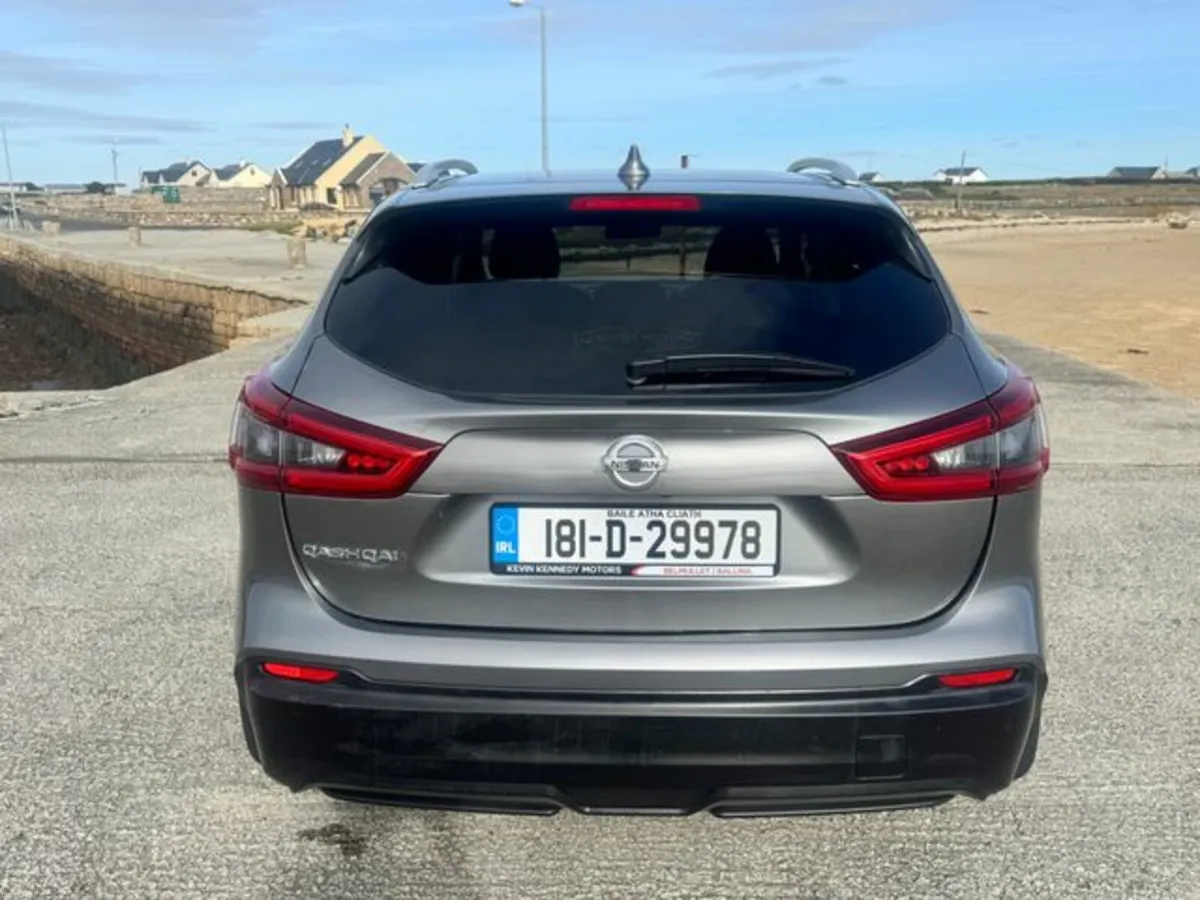 Nissan Qashqai 1.2 SV 18 4DR - Image 4