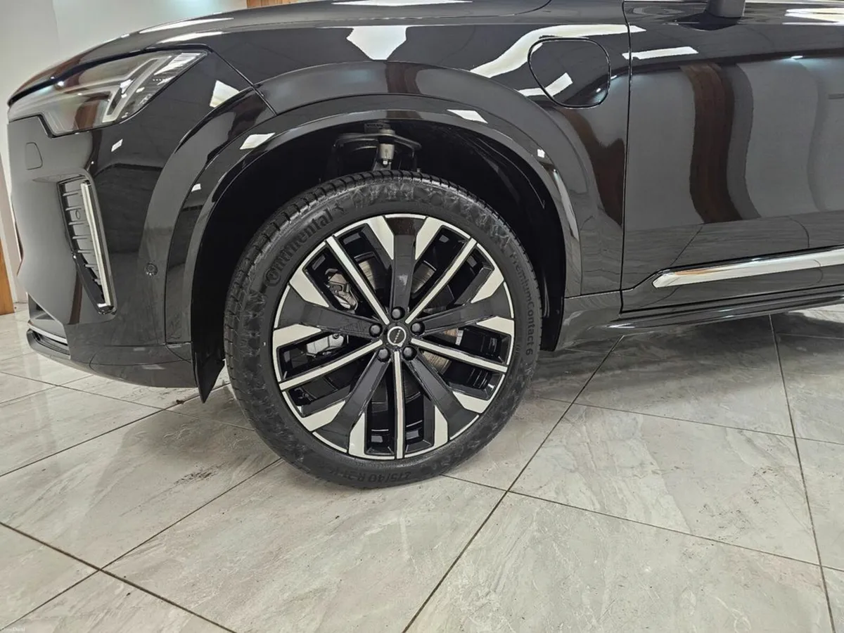 Volvo XC90 ULTRA MODEL - Image 3