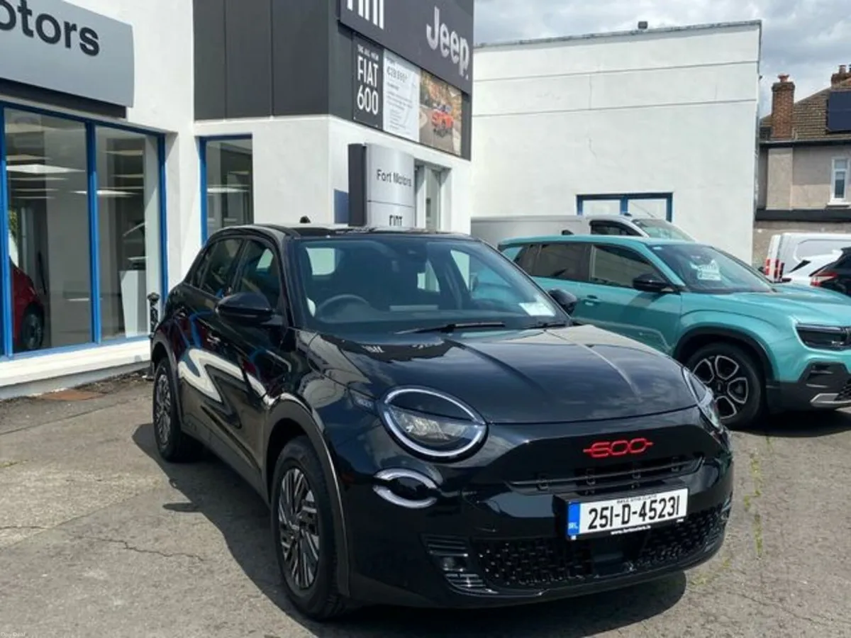 Fiat 600 Fully Electric EV, Red Model - Image 4