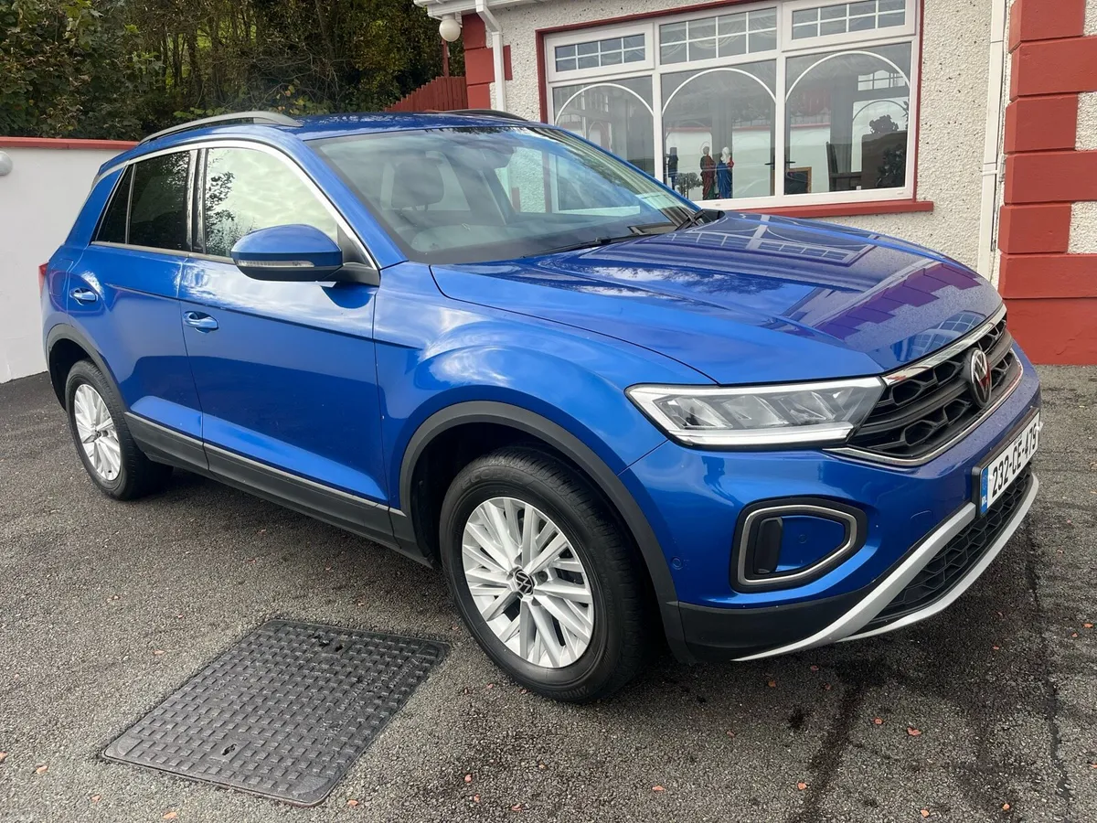 2023 vw T ROC life 2.0 TDI 116 bhp - Image 1