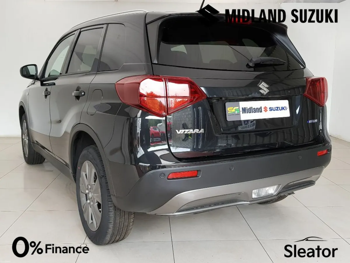 Suzuki Vitara Motion Automatic Hybrid - Image 3