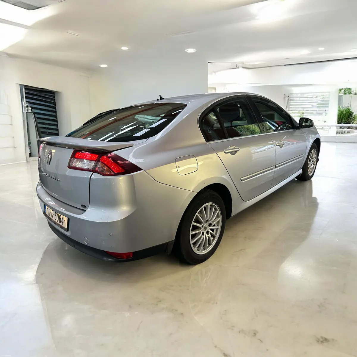 2011 Renault Laguna 1.5 DCI 110 DYNAMIQUE ECO2 - Image 4