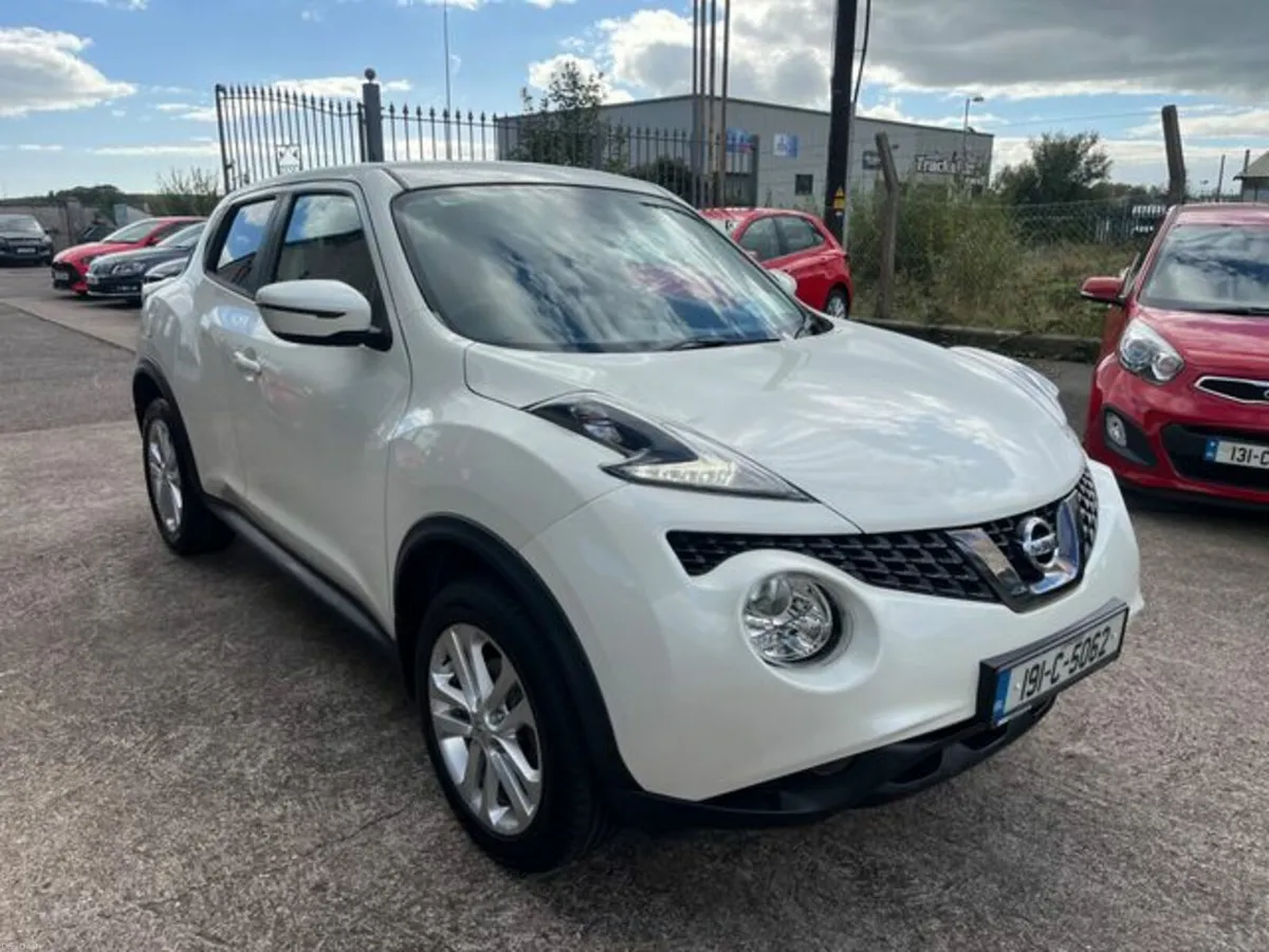 Nissan Juke 1.6 SV CVT 18 4DR Auto - Image 2