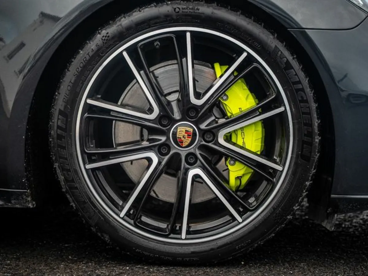 Porsche Panamera 4 Sport Turismo with Superior Spe - Image 4