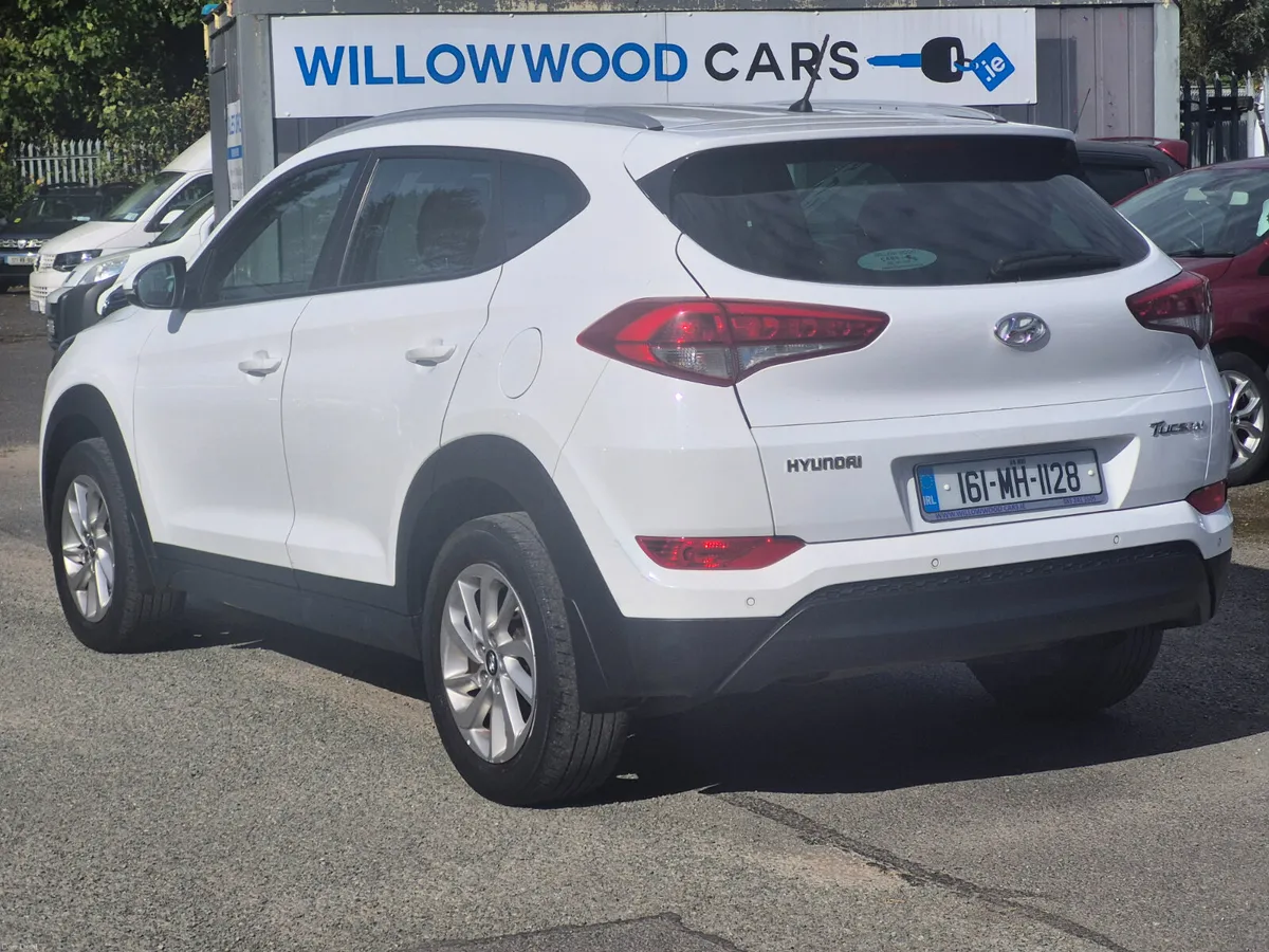 Hyundai Tucson 1.7crdi comfort plus 2016 - Image 4